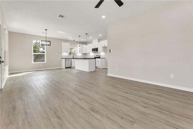 2903 Woodknoll Drive, Bryan, TX 77803