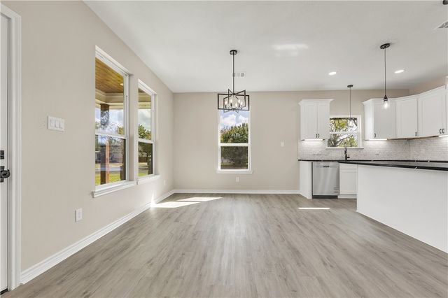 2903 Woodknoll Drive, Bryan, TX 77803