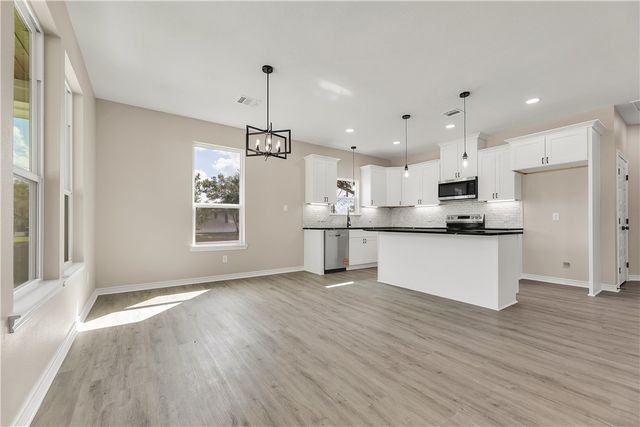 2903 Woodknoll Drive, Bryan, TX 77803