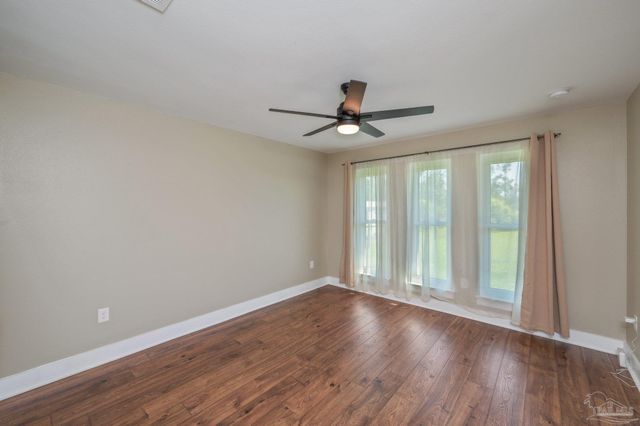 7568 Spears Crossing Ln, Pace, FL 32571