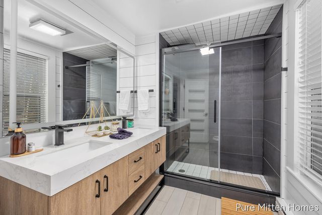 912 Arianna Street NW, Grand Rapids, MI 49504