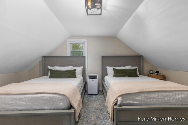 912 Arianna Street NW, Grand Rapids, MI 49504