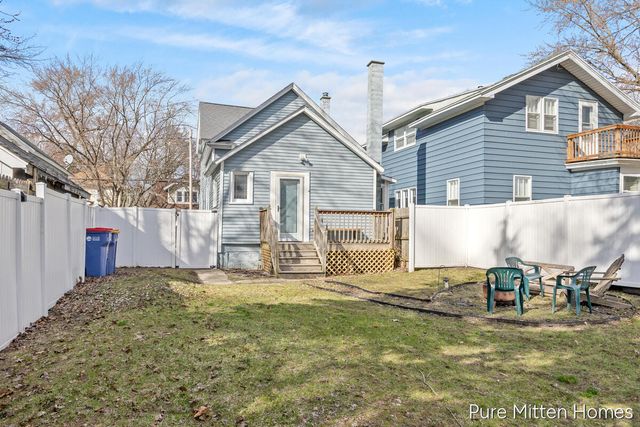 912 Arianna Street NW, Grand Rapids, MI 49504