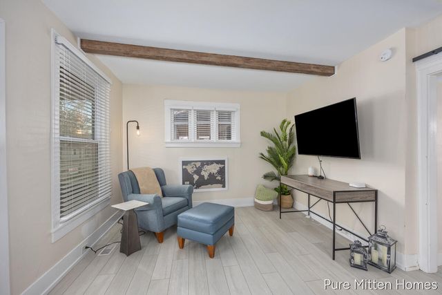 912 Arianna Street NW, Grand Rapids, MI 49504