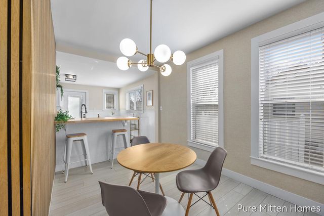 912 Arianna Street NW, Grand Rapids, MI 49504