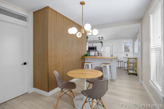 912 Arianna Street NW, Grand Rapids, MI 49504