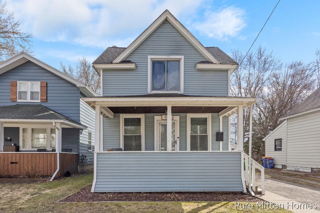 912 Arianna Street NW, Grand Rapids, MI 49504