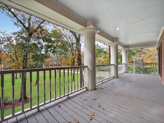 32906 Crestlake Boulevard, Magnolia, TX 77354