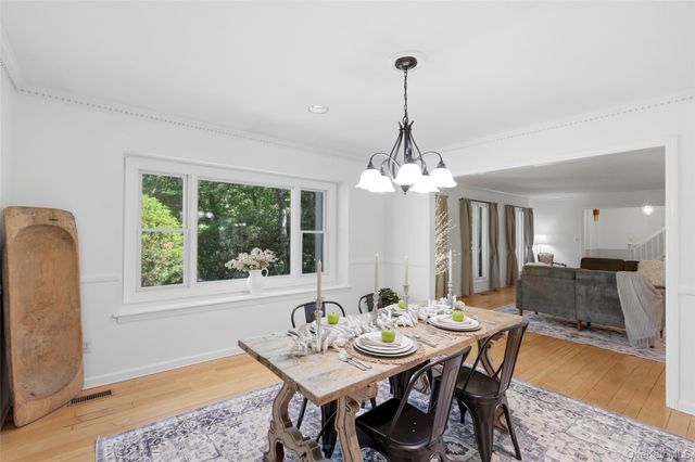 4 Waterview Lane, East Setauket, NY 11733