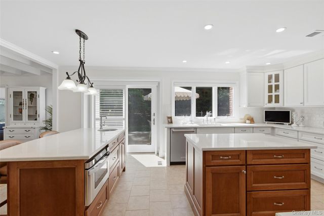4 Waterview Lane, East Setauket, NY 11733