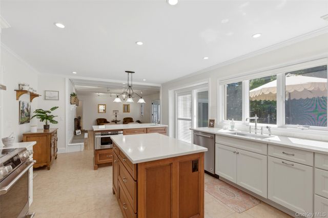4 Waterview Lane, East Setauket, NY 11733