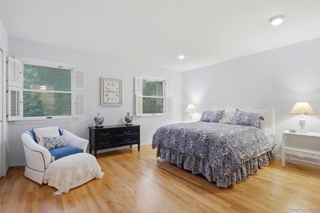 4 Waterview Lane, East Setauket, NY 11733