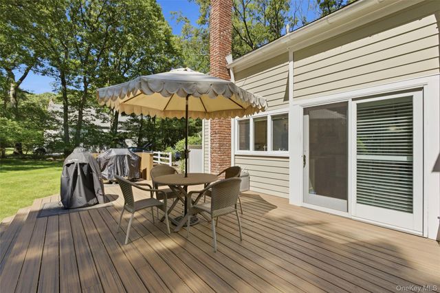 4 Waterview Lane, East Setauket, NY 11733