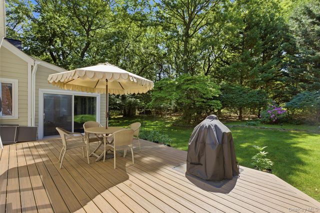 4 Waterview Lane, East Setauket, NY 11733