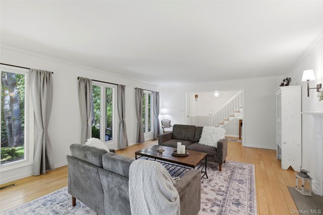 4 Waterview Lane, East Setauket, NY 11733