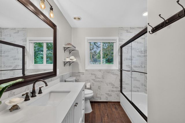 15918 Island View Road NW, Prior Lake, MN 55372