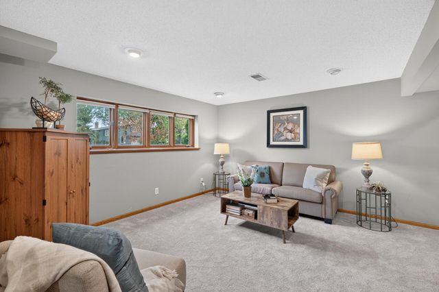 15918 Island View Road NW, Prior Lake, MN 55372