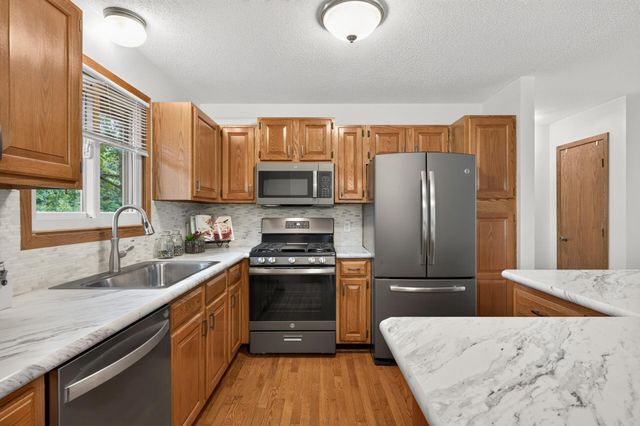 15918 Island View Road NW, Prior Lake, MN 55372
