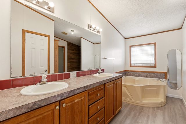 9606 Diamond Avenue, Kaufman, TX 75142