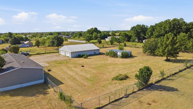9606 Diamond Avenue, Kaufman, TX 75142