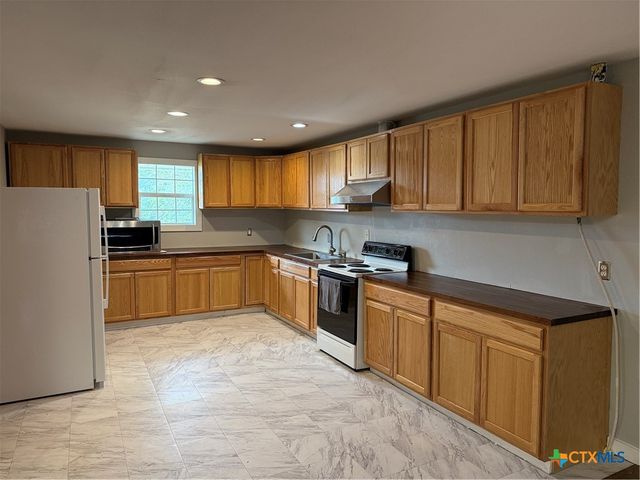 2312 Tibiletti Drive, Victoria, TX 77901