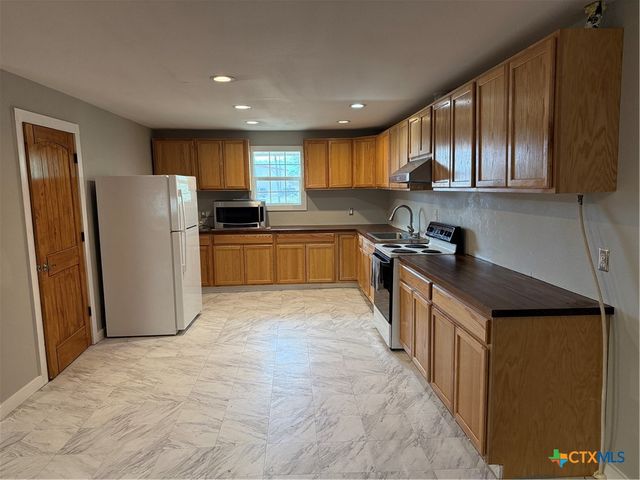 2312 Tibiletti Drive, Victoria, TX 77901