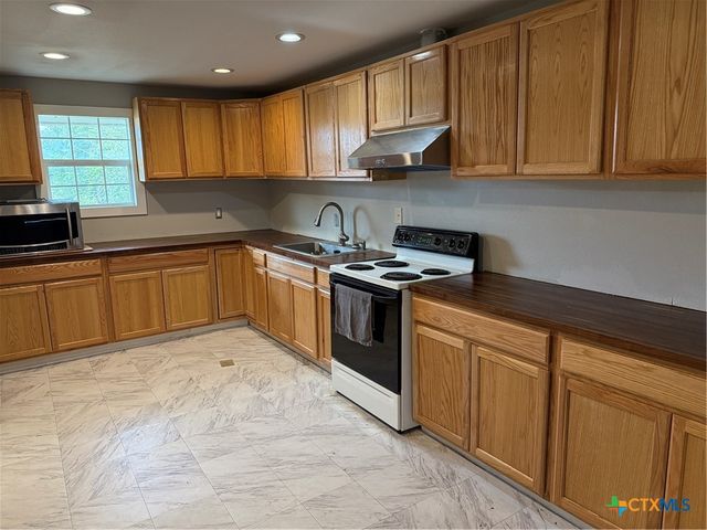 2312 Tibiletti Drive, Victoria, TX 77901