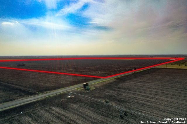0 5714 County Rd, Natalia, TX 78059