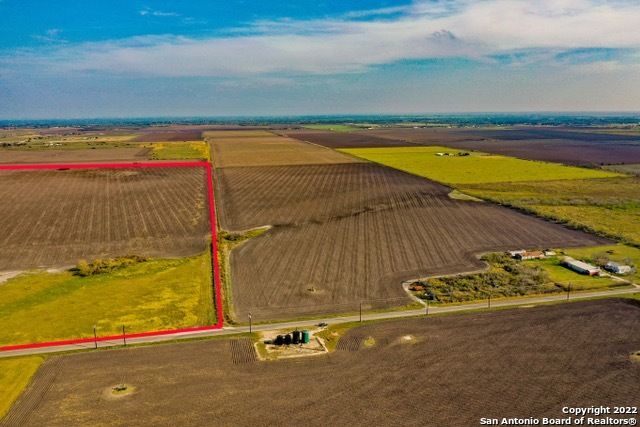 0 5714 County Rd, Natalia, TX 78059