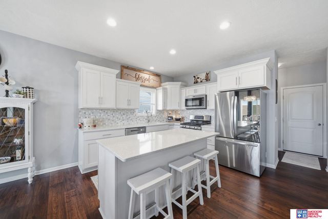 1203 Birchwood Drive, Hickman, NE 68372