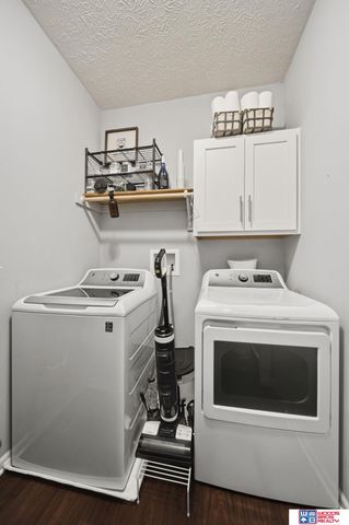 1203 Birchwood Drive, Hickman, NE 68372