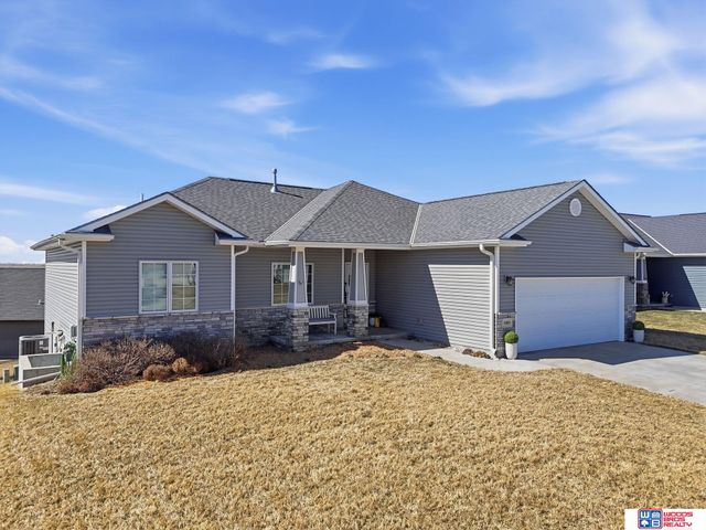1203 Birchwood Drive, Hickman, NE 68372