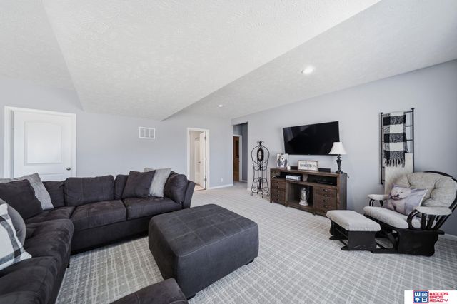 1203 Birchwood Drive, Hickman, NE 68372