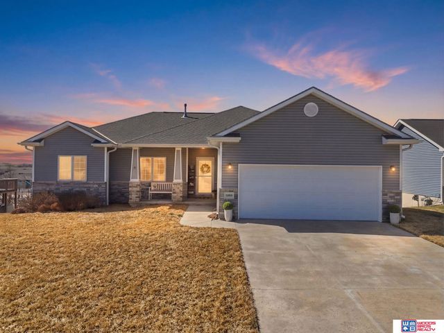 1203 Birchwood Drive, Hickman, NE 68372