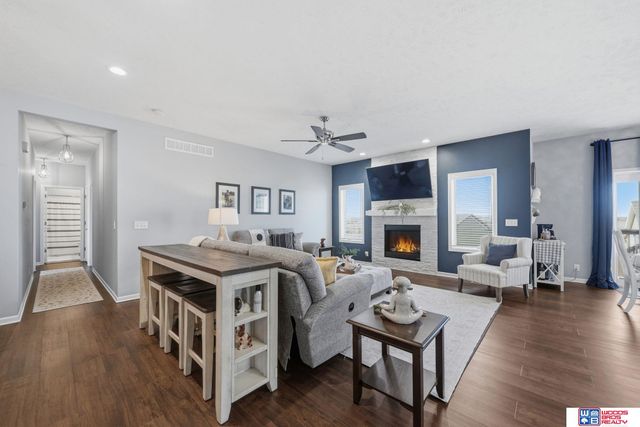 1203 Birchwood Drive, Hickman, NE 68372