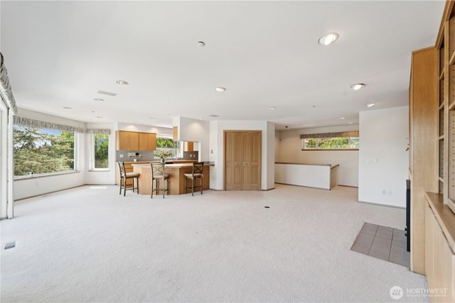 19749 53rd Avenue NE, Lake Forest Park, WA 98155