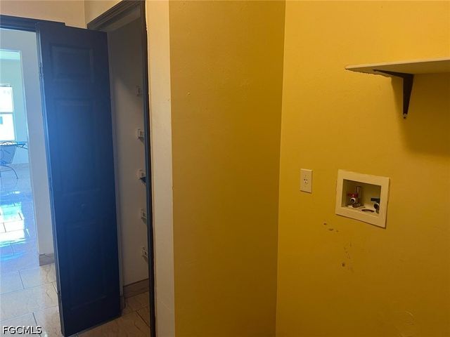 17 NE 11th LN, Cape Coral, FL 33909