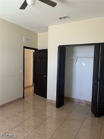 17 NE 11th LN, Cape Coral, FL 33909