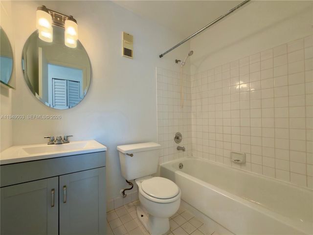 10453 NW 11th St 206, Pembroke Pines, FL 33026