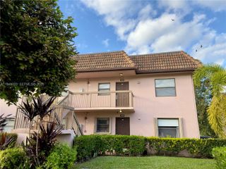 10453 NW 11th St 206, Pembroke Pines, FL 33026