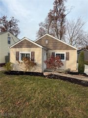 14708 Delaware Avenue, Lakewood, OH 44107