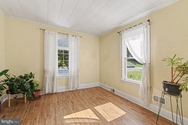 7 MAPLE AVE, Baltimore, MD 21206
