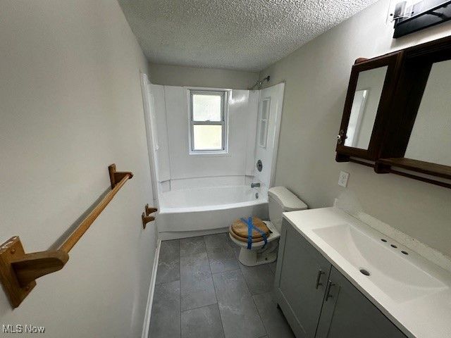 9452 Fairfield Drive, Twinsburg, OH 44087