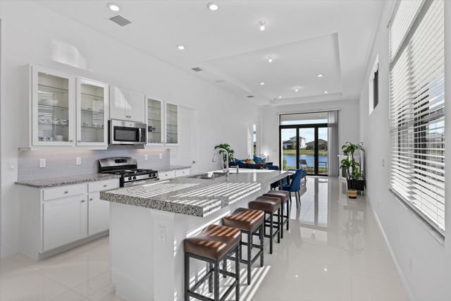 4823 Saint Armands Way, Westlake, FL 33470