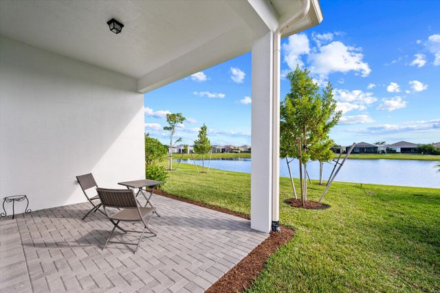 4823 Saint Armands Way, Westlake, FL 33470