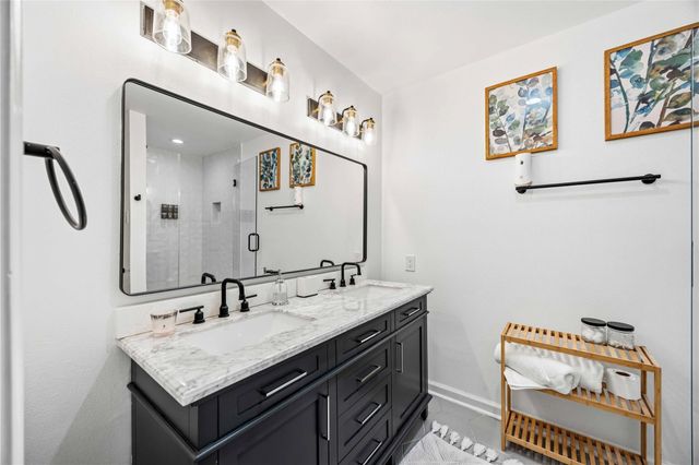 1602 Luzon Street, Houston, TX 77009