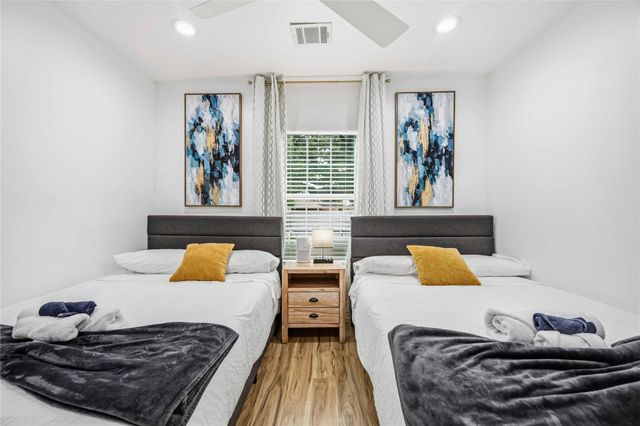 1602 Luzon Street, Houston, TX 77009
