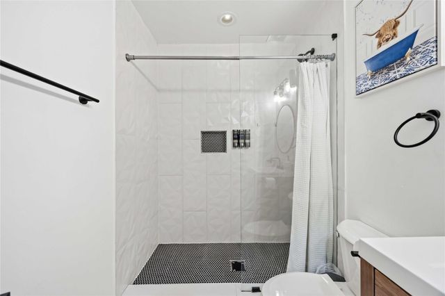 1602 Luzon Street, Houston, TX 77009