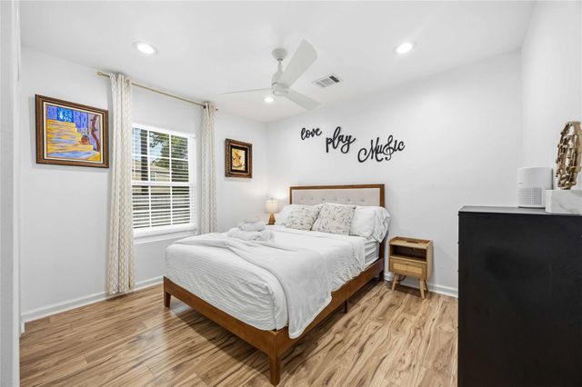 1602 Luzon Street, Houston, TX 77009
