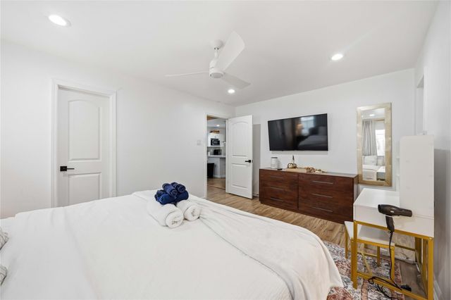 1602 Luzon Street, Houston, TX 77009